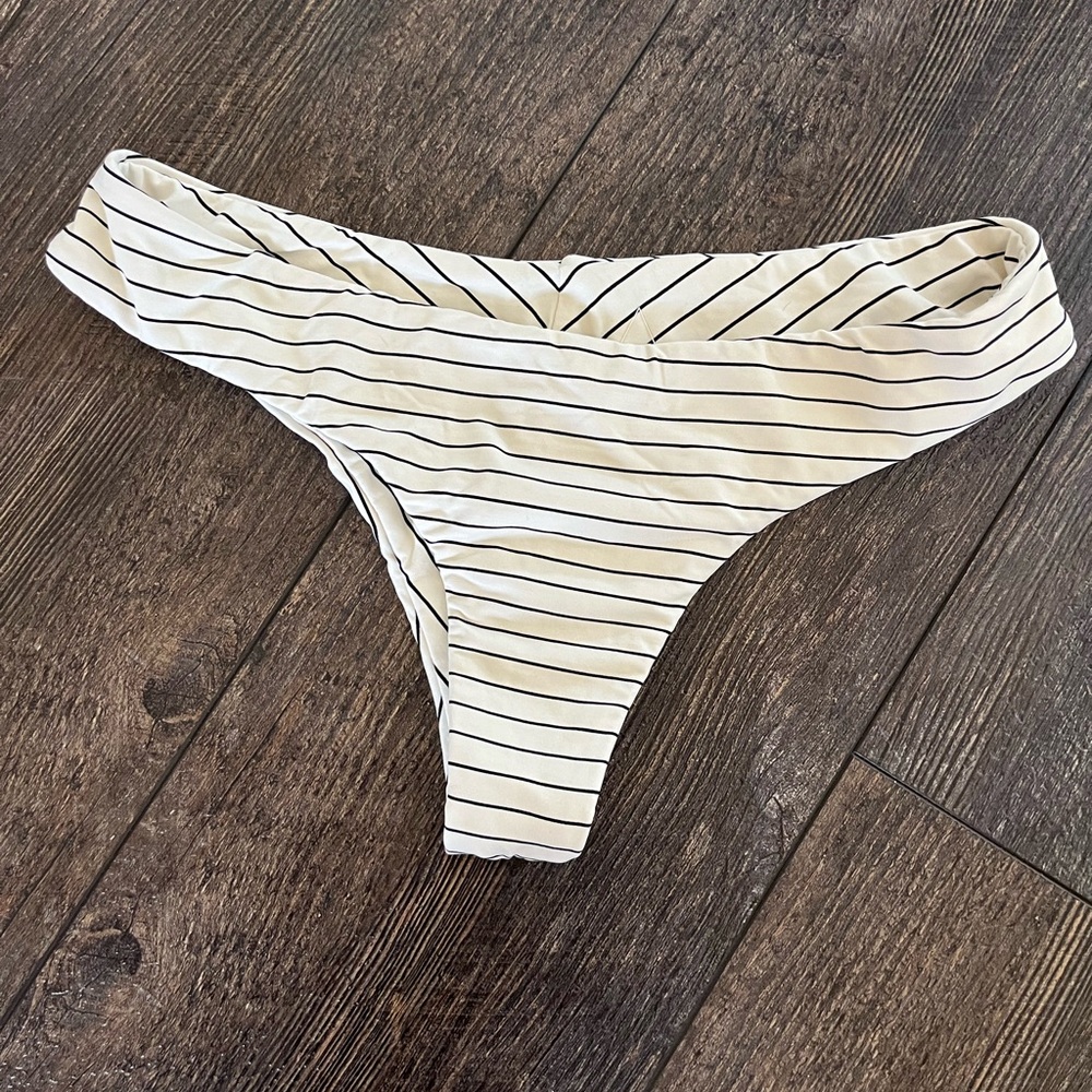 Boys and arrows cheeky striped bikini bottoms small